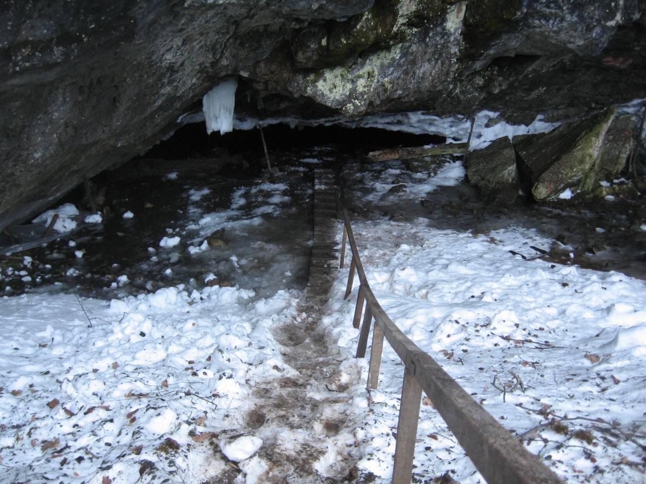 Аскинская ледяная пещера.jpg